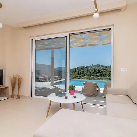Spartakos Luxury 2 *