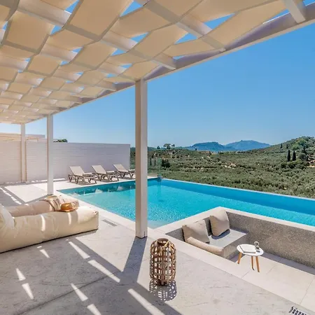 Spartakos Luxury 2 * Koukounaria