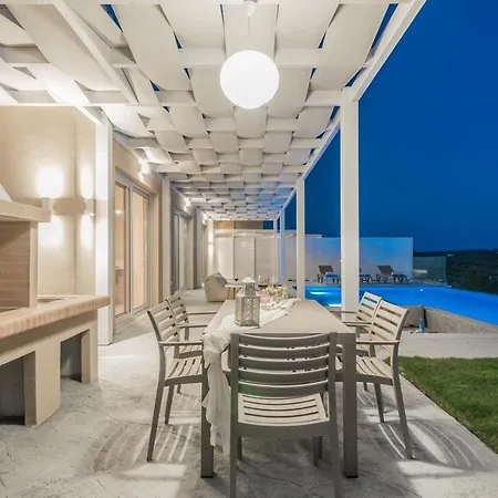 Spartakos Luxury 2 Villa Koukounaria